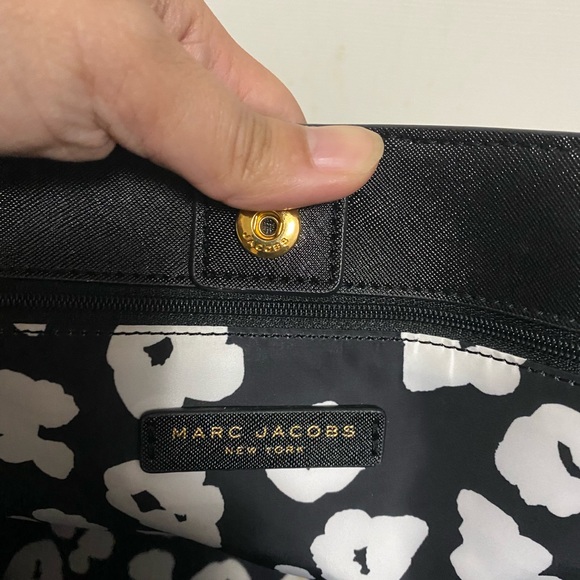 Marc Jacobs Tote - Picture 4 of 6